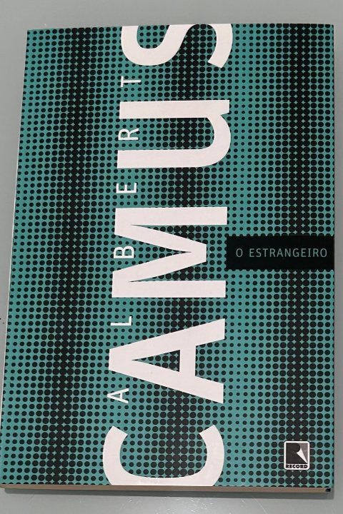 Capa de The Stranger